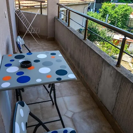 Dom Mladenovi Къща за гости