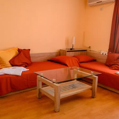 Dom Mladenovi Къща за гости