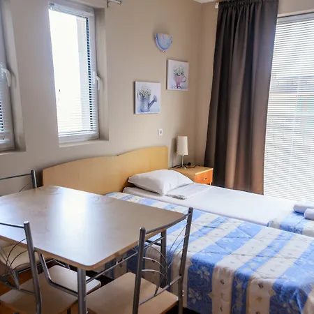 Къща за гости Dom Mladenovi 3*