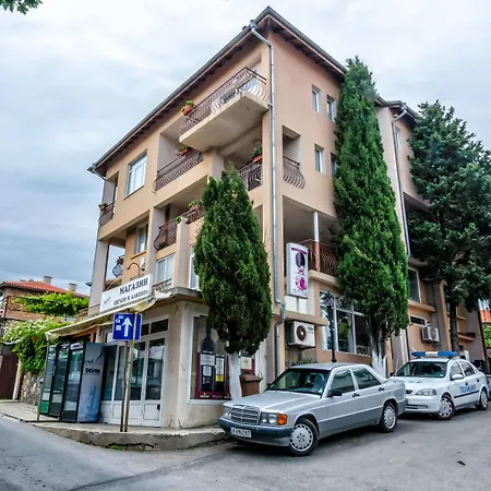 Къща за гости Dom Mladenovi 3*