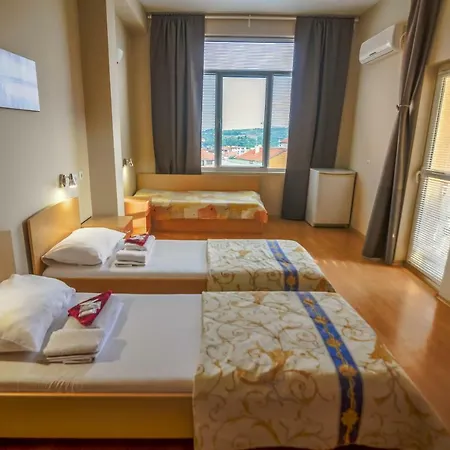 Guest house Dom Mladenovi