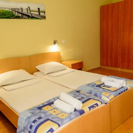 Dom Mladenovi Guest house 3*
