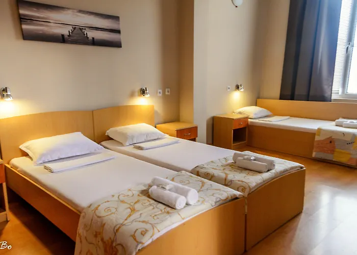 Gasthuis Dom Mladenovi 3*