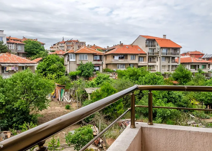 Dom Mladenovi Sozopol