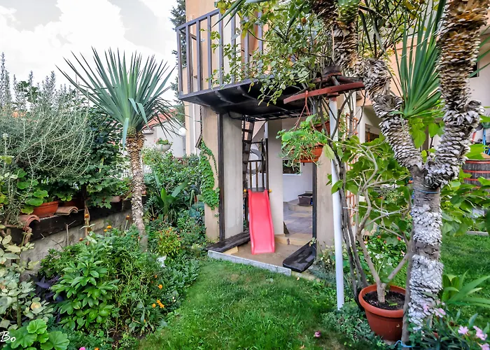 Dom Mladenovi Sozopol