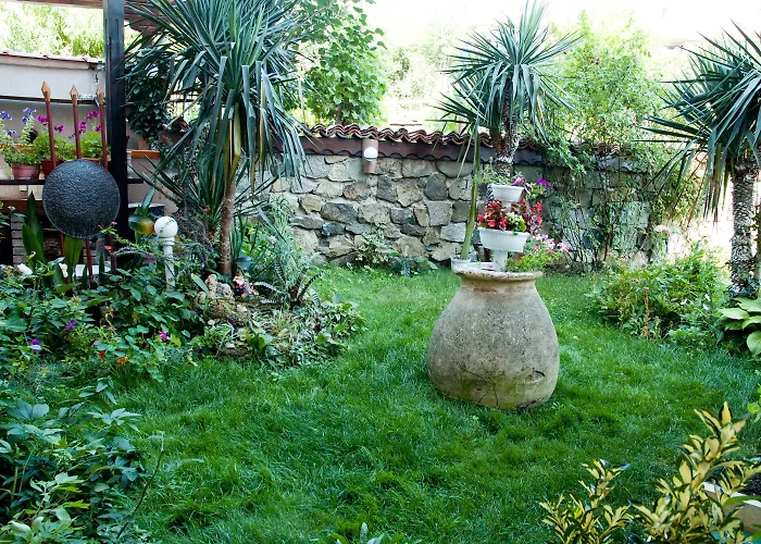 Dom Mladenovi 3* Sozopol