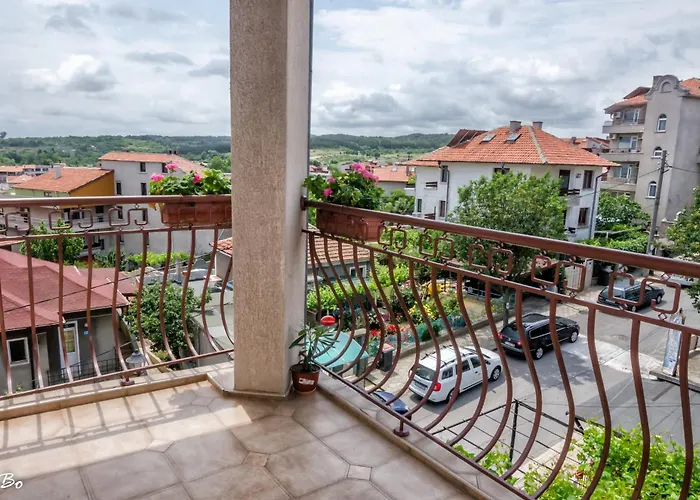 Dom Mladenovi Gasthuis Sozopol