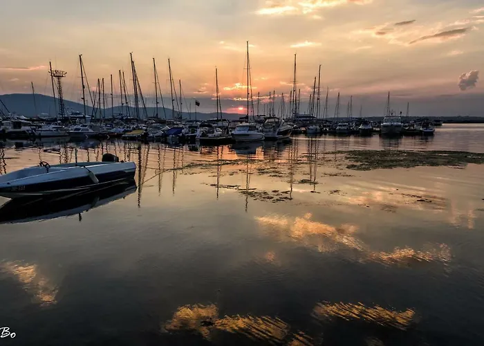 Dom Mladenovi Gasthuis Sozopol