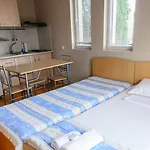 Dom Mladenovi 4* Sozopol