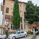 Dom Mladenovi Penzion