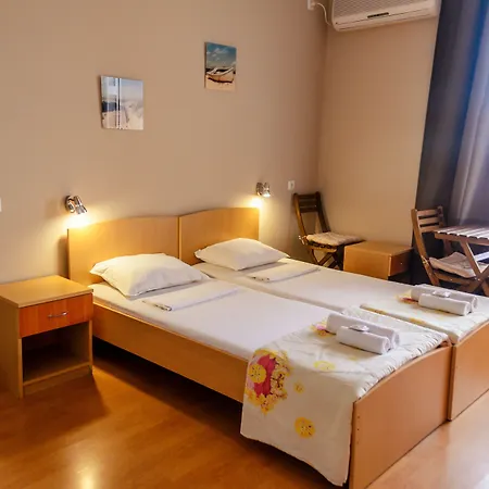 Dom Mladenovi Pensiune