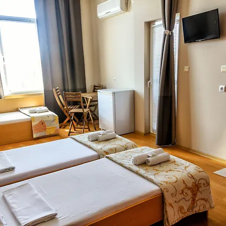 Dom Mladenovi Pensiune