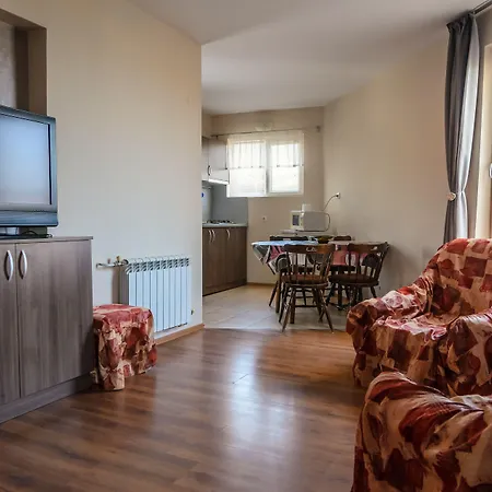 Dom Mladenovi Sozopol