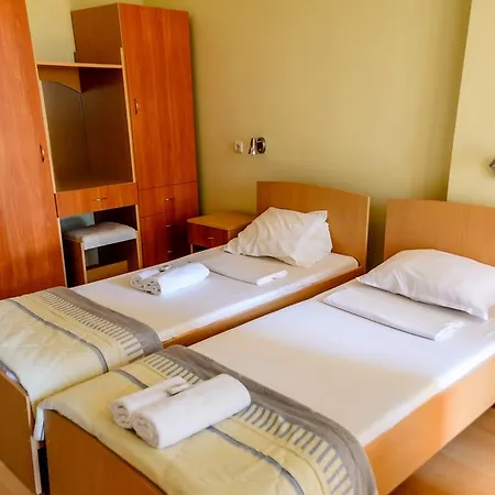 Dom Mladenovi Guest house 3*