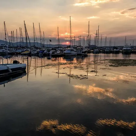 Dom Mladenovi Penzion Sozopol