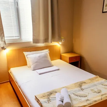 Dom Mladenovi 3* Sozopol