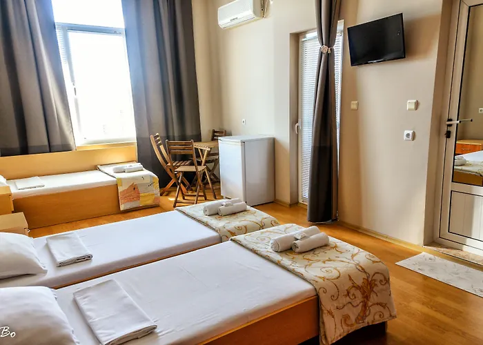 Dom Mladenovi Guest house